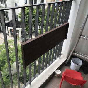 bàn lửng ban công khi gập xuống