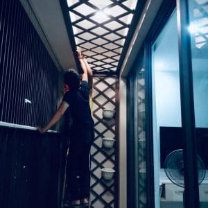 Khung trám gỗ nhựa composite trang trí trần ban công
