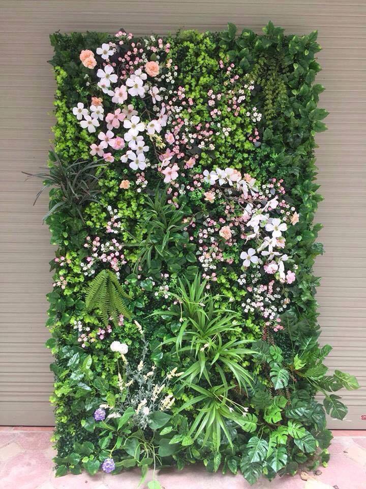 Mẫu tường trang trí hoa giả đẹp – Ban Công Xinh