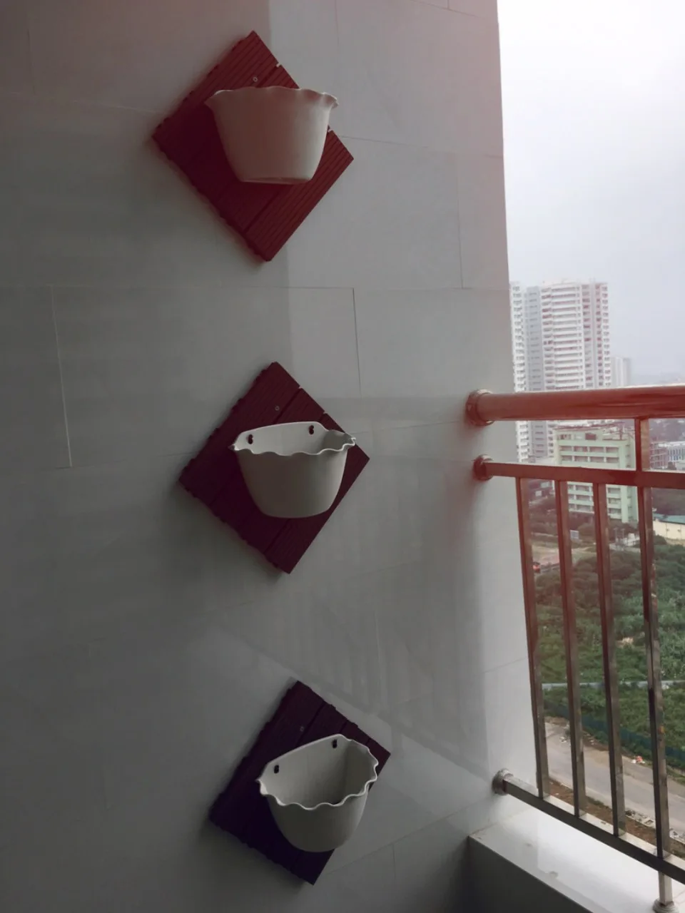 Thư Viện Mẫu Ban Công Đẹp | Ban Công Xinh 65 chậu vỉ composite trồng hoa