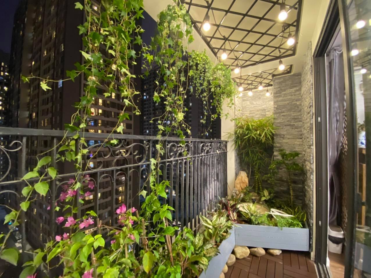 Chậu kẻ ngang gỗ nhựa sơn màu xanh ghi