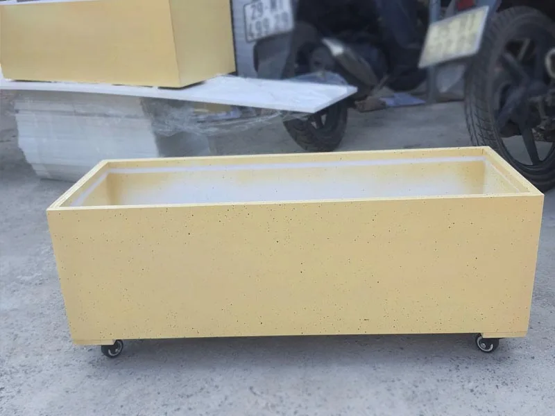 Thư Viện Mẫu Ban Công Đẹp | Ban Công Xinh 6 Chậu chữ nhật trồng cây composite có gắn bánh xe