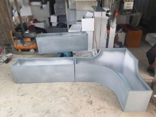 Chậu góc ban công phù hợp cho nhiều kích thước khác nhau 11 chậu góc cong composite 100x100x25