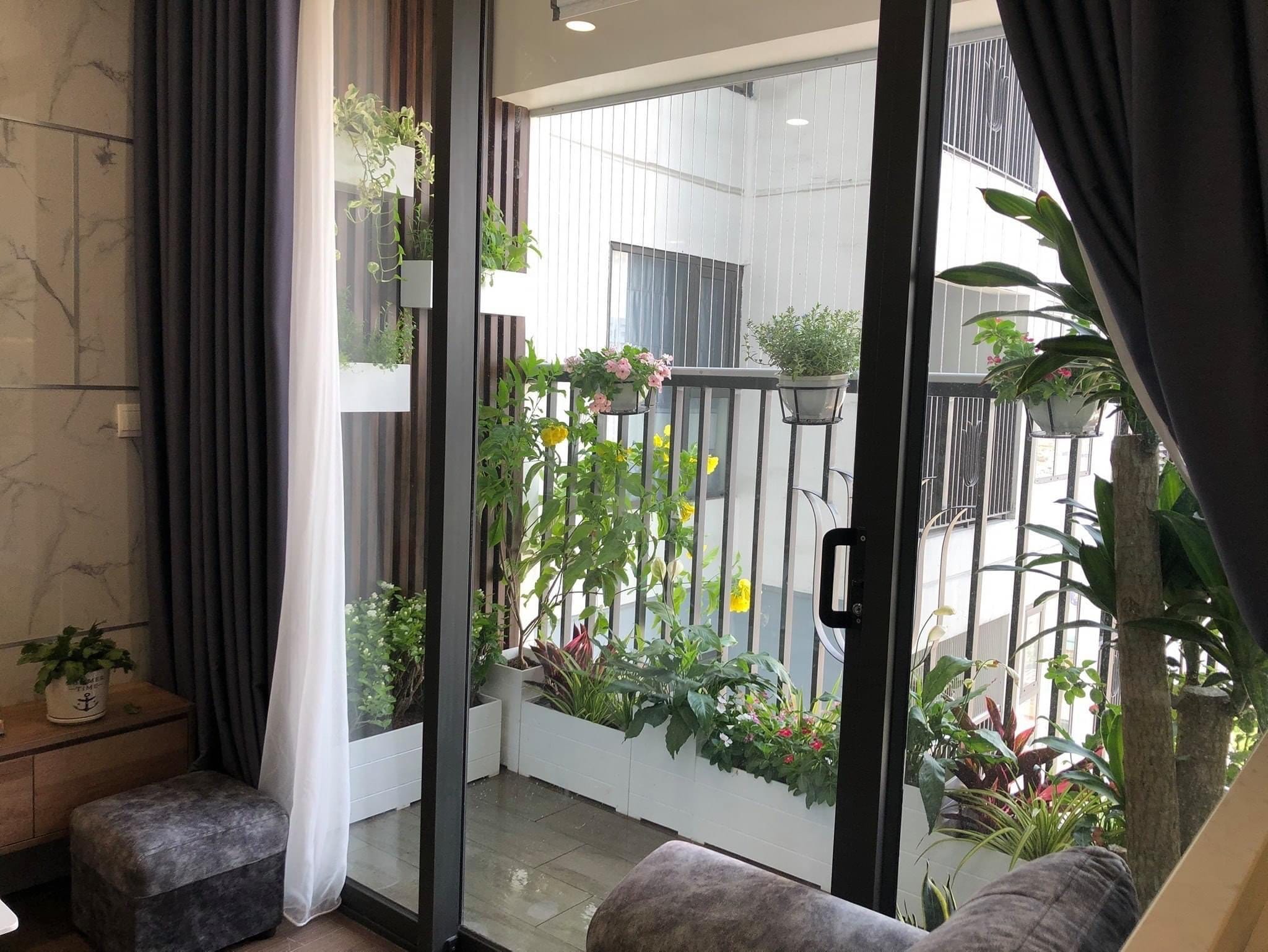 trang trí ban công chung cư nhỏ