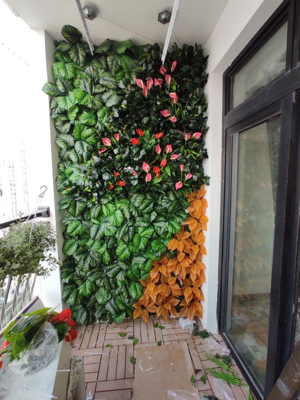 mẫu tường cây giả chung cư royal