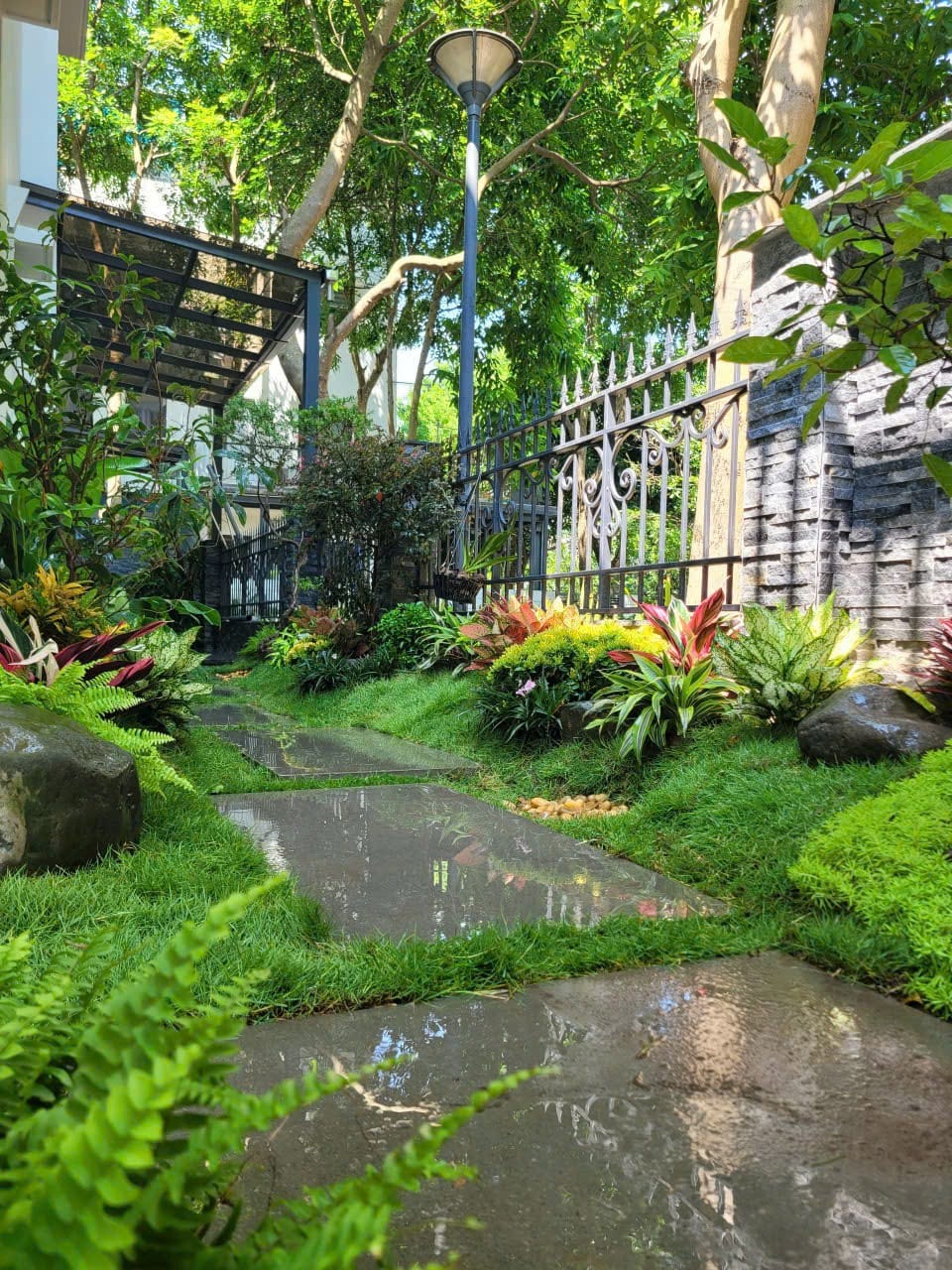 trang trí sân vườn biệt thự và cây xanh