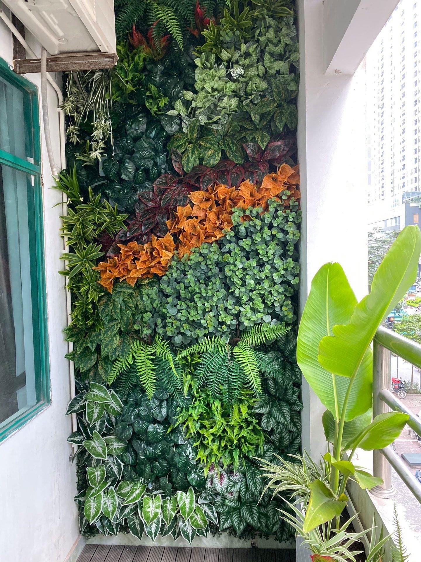 thi công tường cây giả
