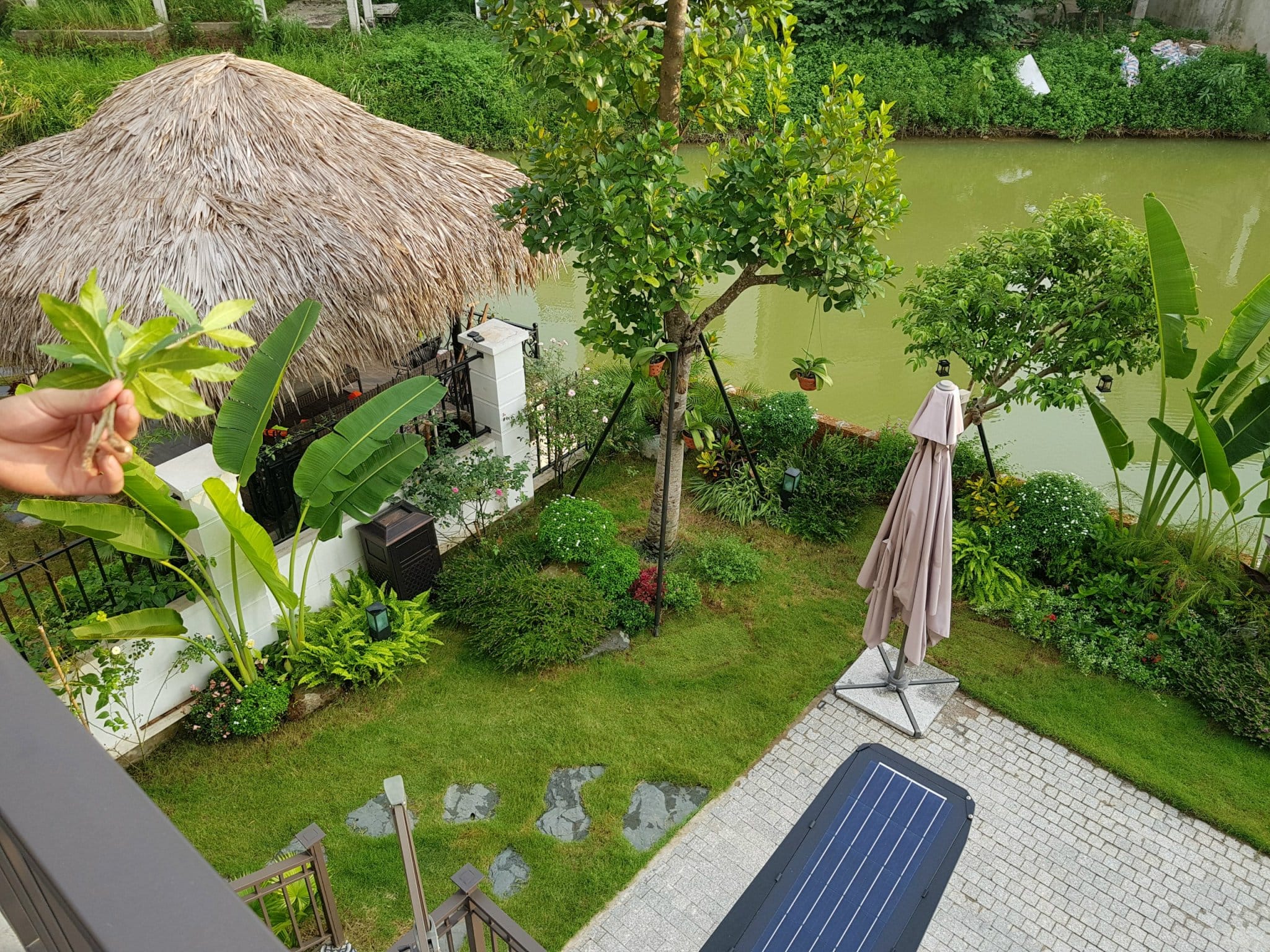 thi công sân vườn xanh mát
